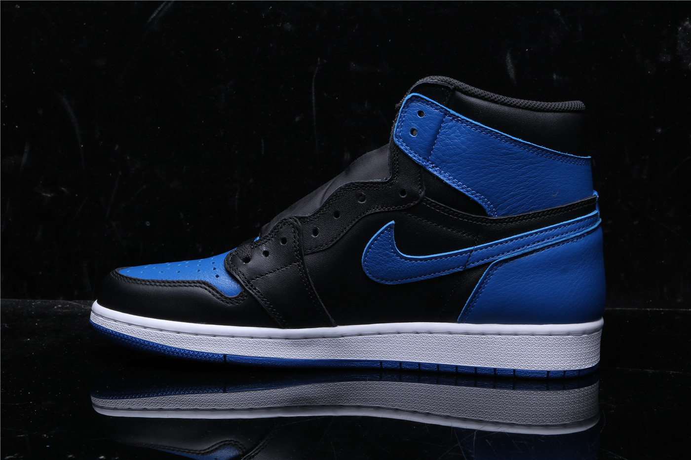 Jordan 1  Hyper Royal